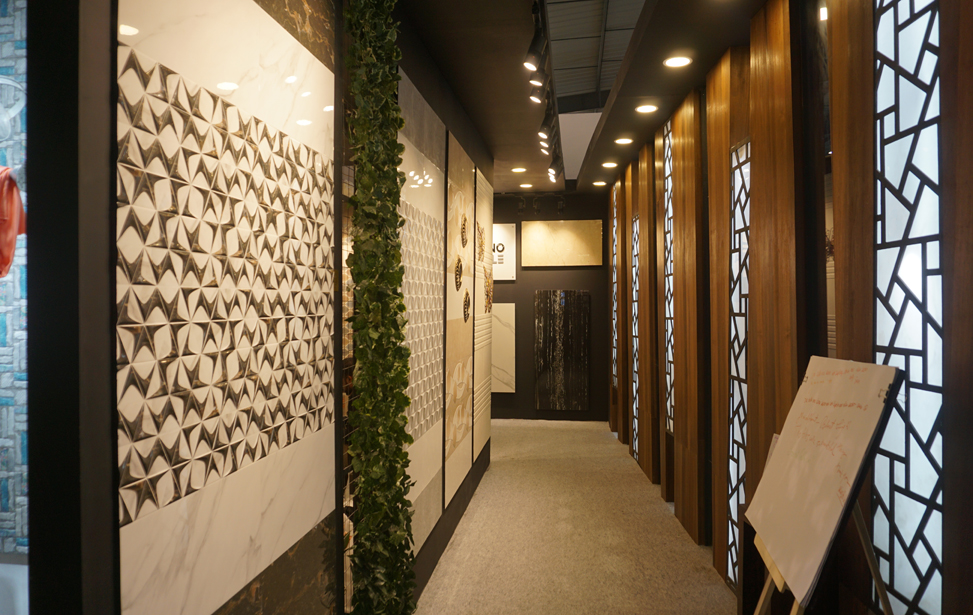 stall design for vibrant ceramic